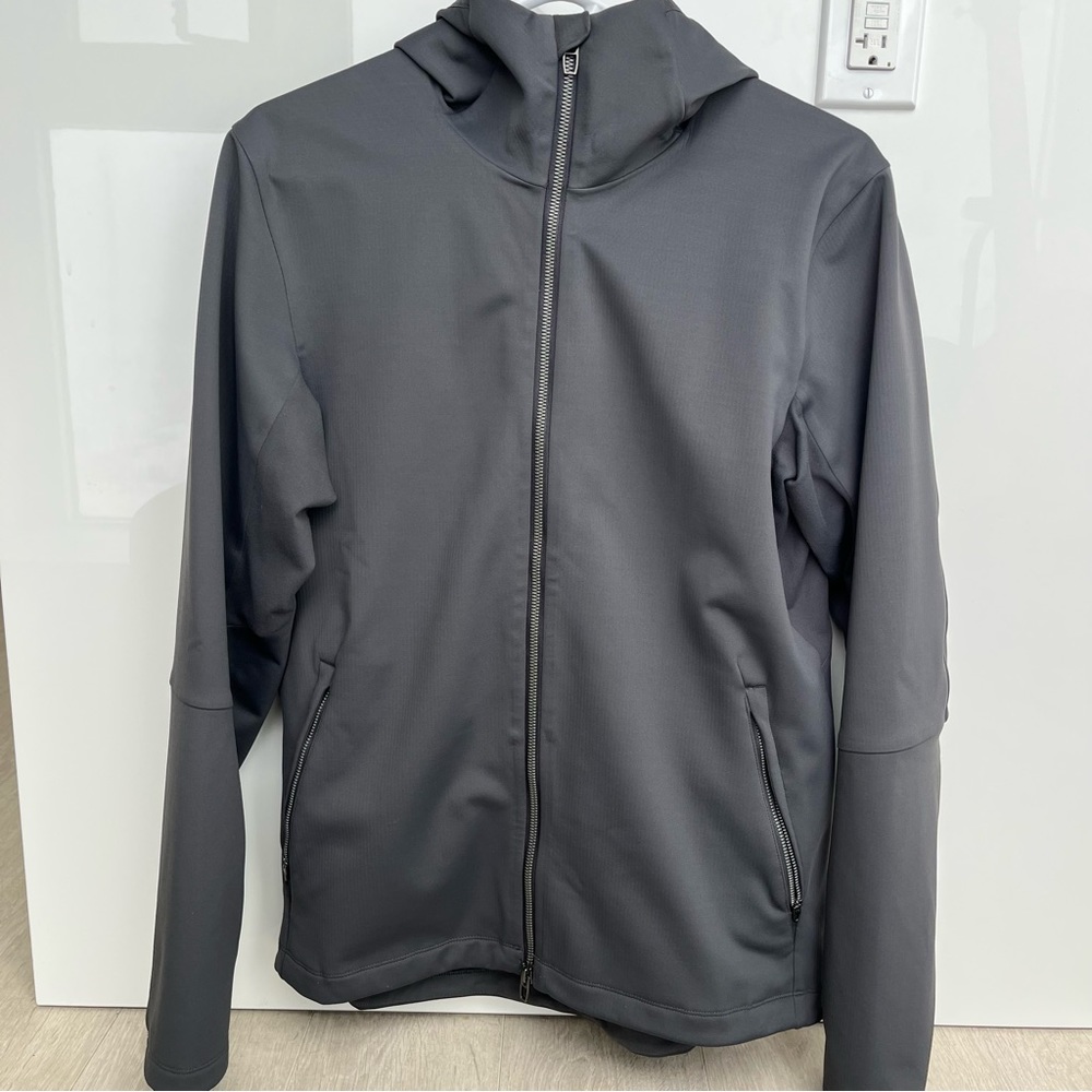 Like NEW - LULULEMON DARK GREY ATHLETIC JACKET - SIZE SMALL